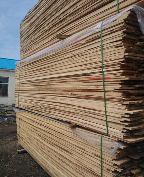 上海丰英建材提供的家具板材,松木板材批发